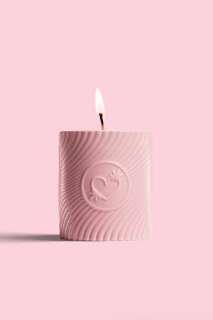 HIGH ON LOVE PINK MASSAGE CANDLE STRAWBERRIES AND CHAMPAGNE 220ML