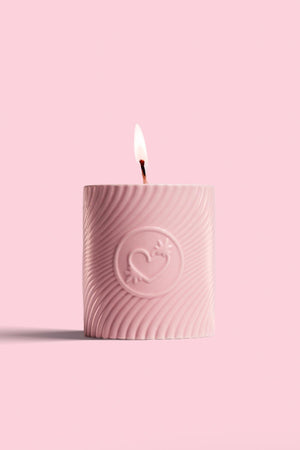 HIGH ON LOVE PINK MASSAGE CANDLE LITCHI MARTINI 220ML