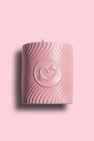 HIGH ON LOVE PINK MASSAGE CANDLE LITCHI MARTINI 220ML