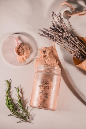 HIGH ON LOVE SENSUAL BATH SALTS 500G