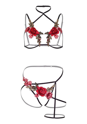 Ensemble soutien-gorge fleuri et culotte ouverte