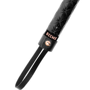 Begme – Black edition flogger en cuir vegan