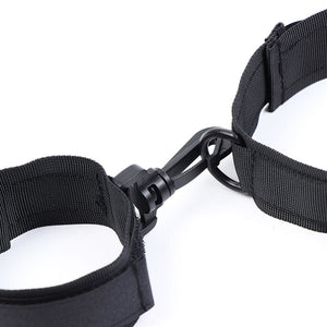 Ohmama Fetish – Menottes et collier en nylon