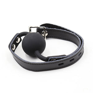 Ohmama Fetish – Baillon balle en silicone avec ceinture en cuir (cadenas inclus)