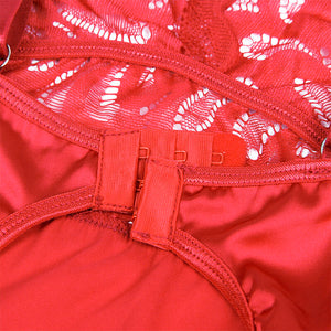 Subblime – Babydoll en satin avec dentelle rouge