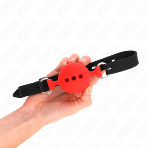 Kink – Bâillon entièrement silicone 55 x 2 cm avec boule de 5 cm taille L rouge ajustable 35-51 cm