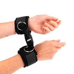 Kink – Appui-poignet en néoprène à attaches et boucles noir réglable 22-34 cm