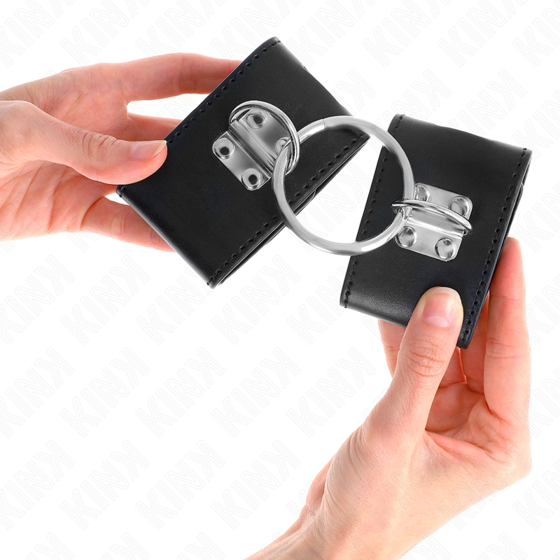 KINK - MUÑEQUERAS FIJAS CON ANILLA Y CIERRE CANDADO NEGRO ADJUSTABLE 16-23 CM X 5.5 CM